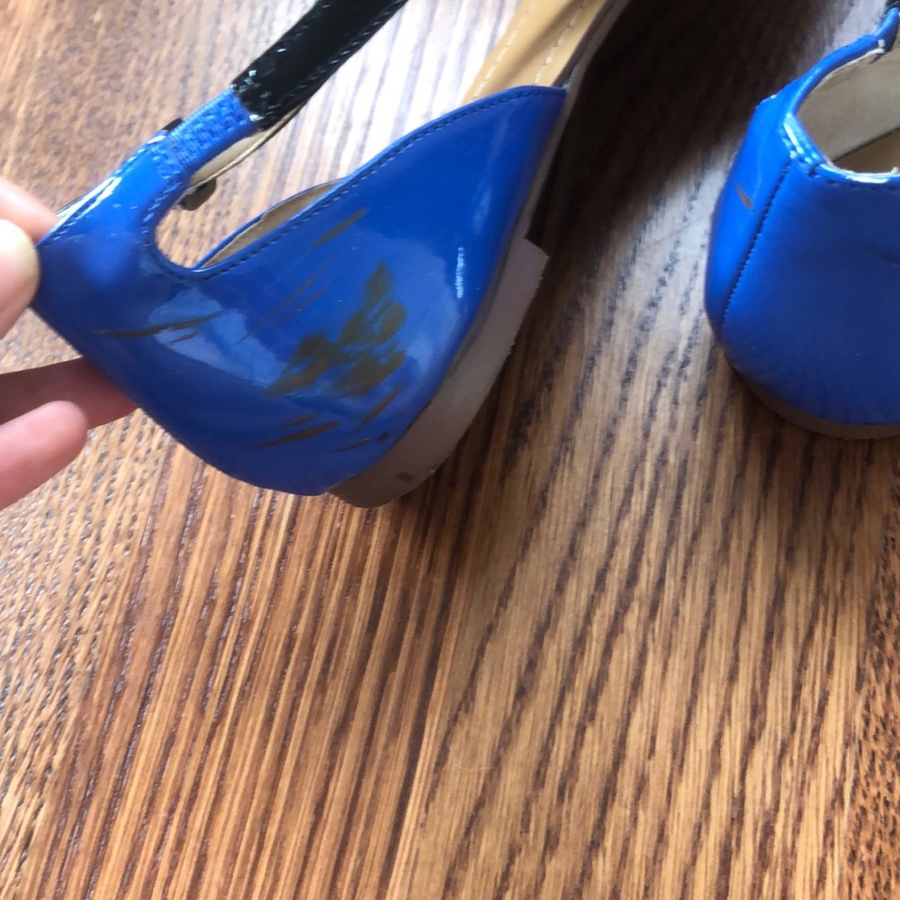 Sandals - Picture 2 of 5